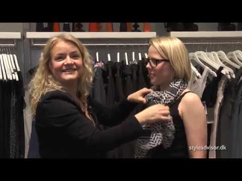 Video: Lær at binde et smukt tørklæde om din hals