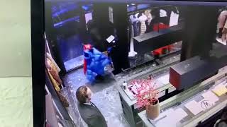 INFO EUROPE 1 - Paris : dix suspects arrêtés pour le pillage de six boutiques de luxe