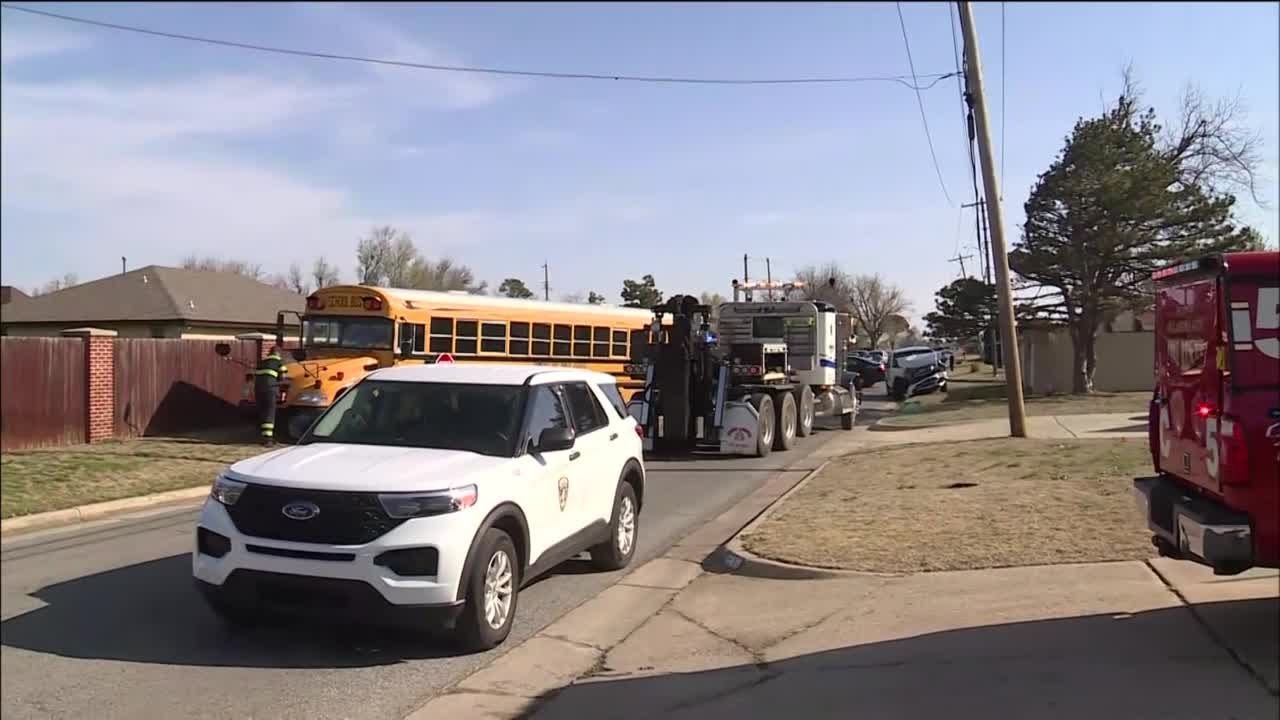 Officials respond to school bus crash in Oklahoma City - YouTube