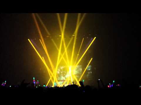 Paul Van Dyk plays Push - Universal Nation
