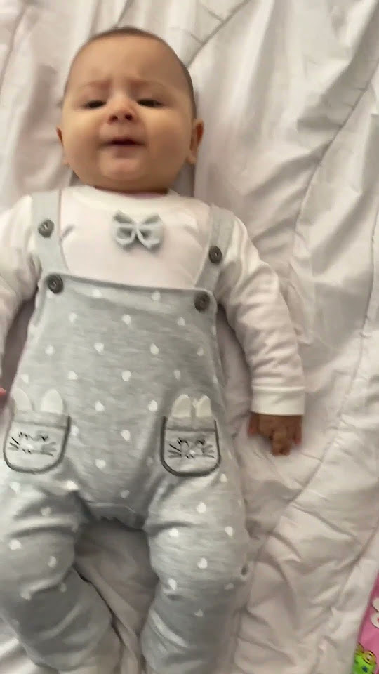 why-my-baby-doesn-t-sleep-in-bed-why-does-my-baby-hate-his-bed-baby