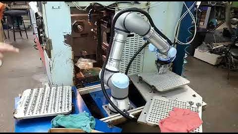 UR CNC Machine tending