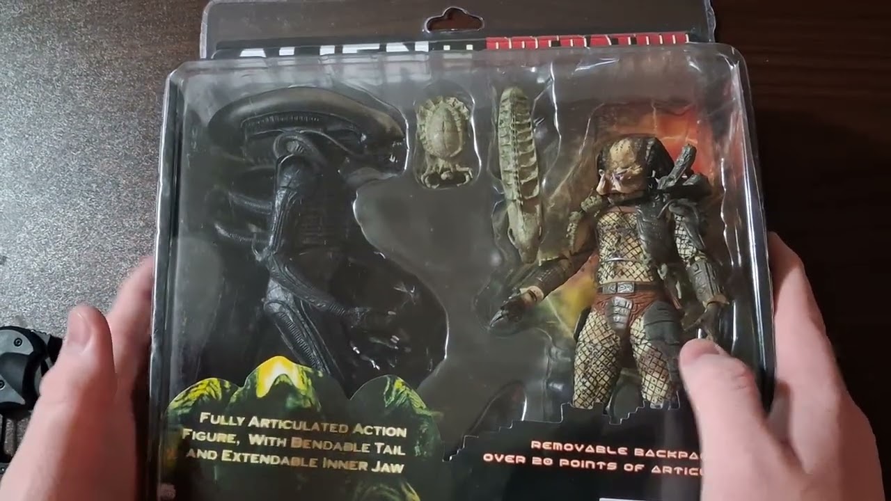 Neca alian vs predator action figure 2 pack review 