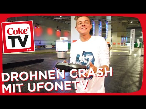Die Drohnen Challenge auf der CeBIT mit UFONETV und Felix | #CokeTVMoment