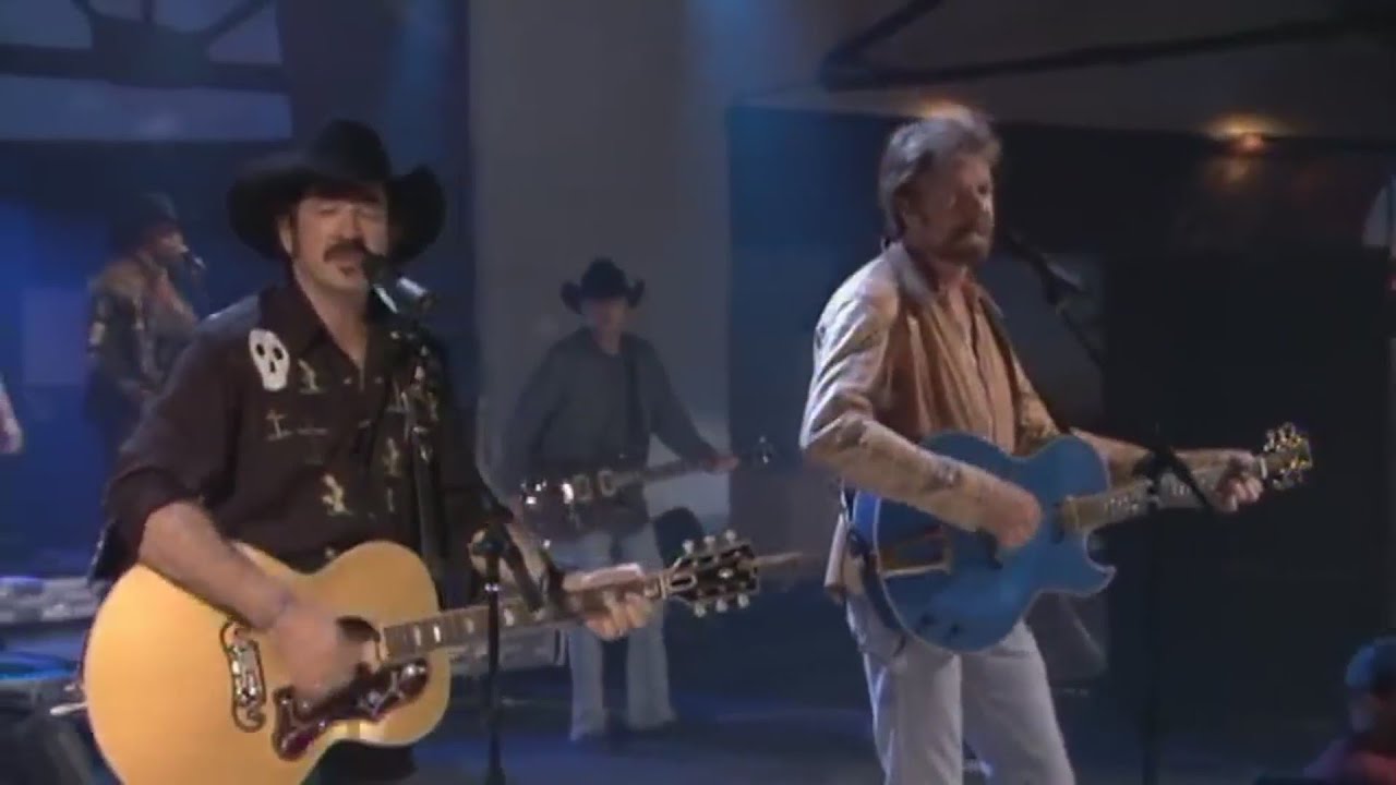 Brooks & Dunn make stop in St. Louis on first tour in 10 years - YouTube