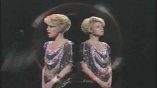 Watch Elaine Paige The Windmills Of Your Mind video