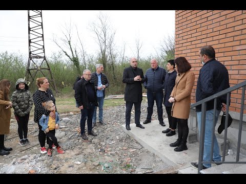 ზუგდიდში დევნილი ოჯახებისთვის თანამედროვე სტანდარტების შესაბამისი სახლები აშენდა