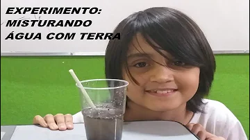 O que aconteceu ao misturar a terra de jardim com a água?
