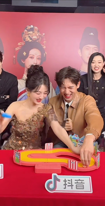 #YangZi & #LiXian trying not to let each other win - #FlourishedPeony #国色芳华 livestream #杨紫 #李现