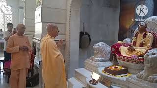 welcome  Swami Radhanath Maharaj in Radha girdhari temple 🙏💐🙏⭐⭐⭐😁🙏🙏