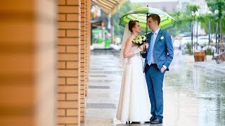 Свадебная прогулка в дождливый майский день Свадебная прогулка в дождливый майский день