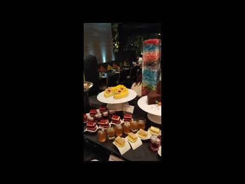 Holiday inn, Bangkok, cake buffet