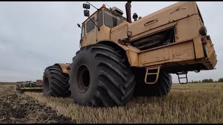 Трактор Кировец. Продолжаю испытывать ЧДА-5 VELES. Заезжаю на стерню ячменя.