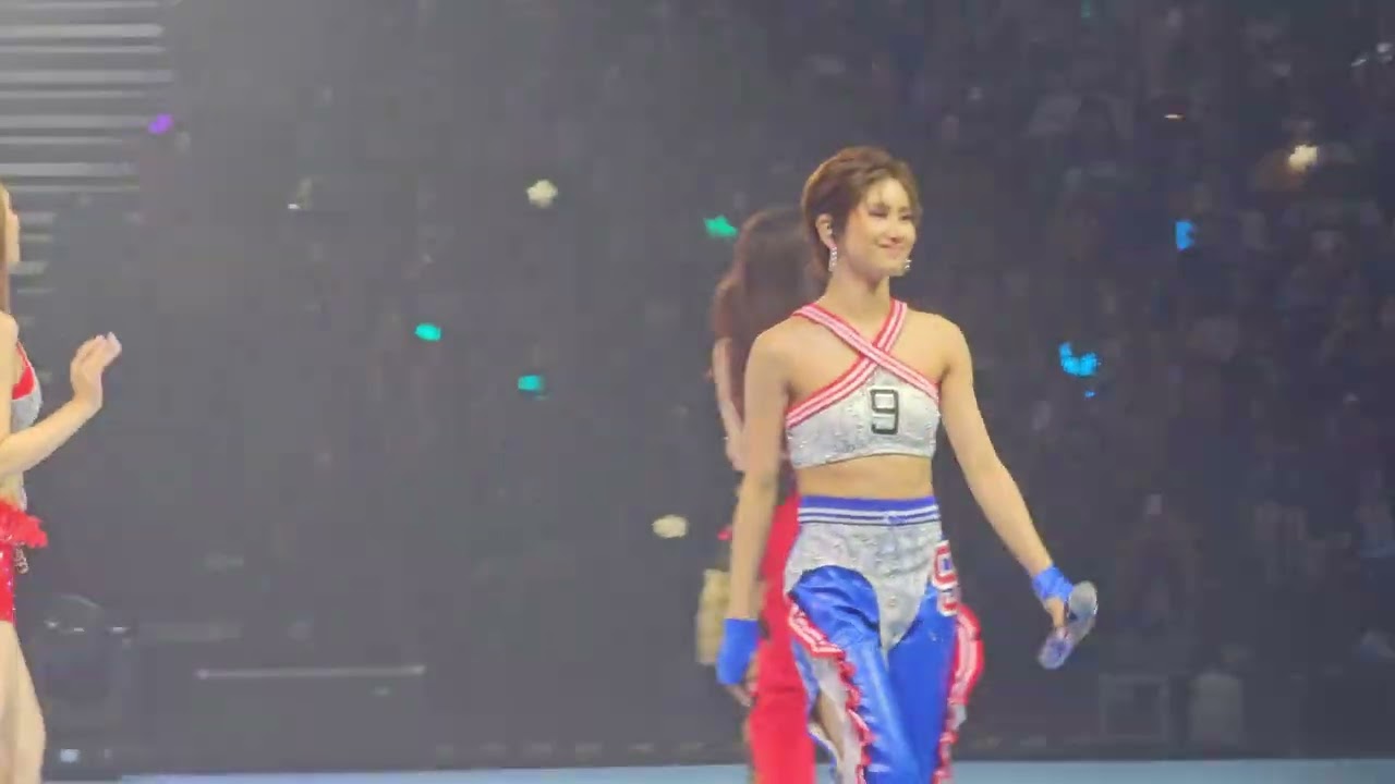 BINI - Out Of My Head | HERE WITH YOU: BINI Homecoming Fan Meet 250629 4K