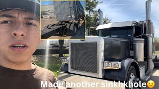 Trucking vlog/ How to pick up a trailer that is starting to sink into the ground.