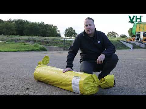 MegaOne agricultural plastic from VisscherHolland: covering the corn silage in a single operation
