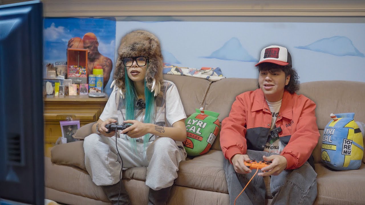 Playing Video Games With Molly Santana!