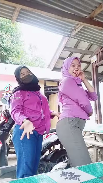 Jilbab goyang meresahkan