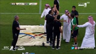 لقطة طرد مدرب الفيصلي و مساعد مدرب الأهلي في دور ال16 من كأس ولي العهد