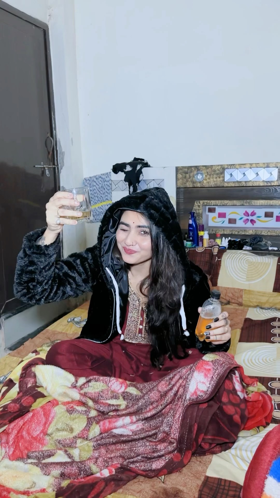 ￼ठंड से बचने का तरीक़ा?? #kajalsoni #comedy #youtubeshorts #funny