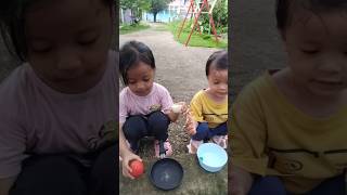 Teteh Baok Telonya Dibagi Dua.