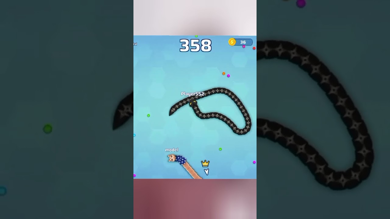 tentando ficar em primeiro lugar no jogo shake io .