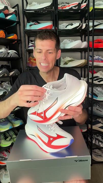 UNBOXING NEW RUNNING SHOES: Mizuno Wave Rebellion Flash 3