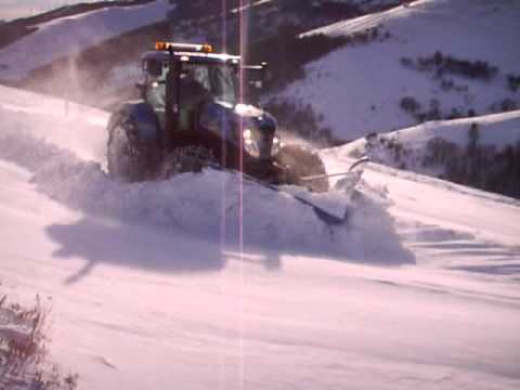 Video: Mini Tractor Quitanieves: ¿Cómo Elegir Un Tractor Quitanieves Pequeño Con Pala Quitanieves? Características De Los Modelos Utilitarios De Remoción De Nieve
