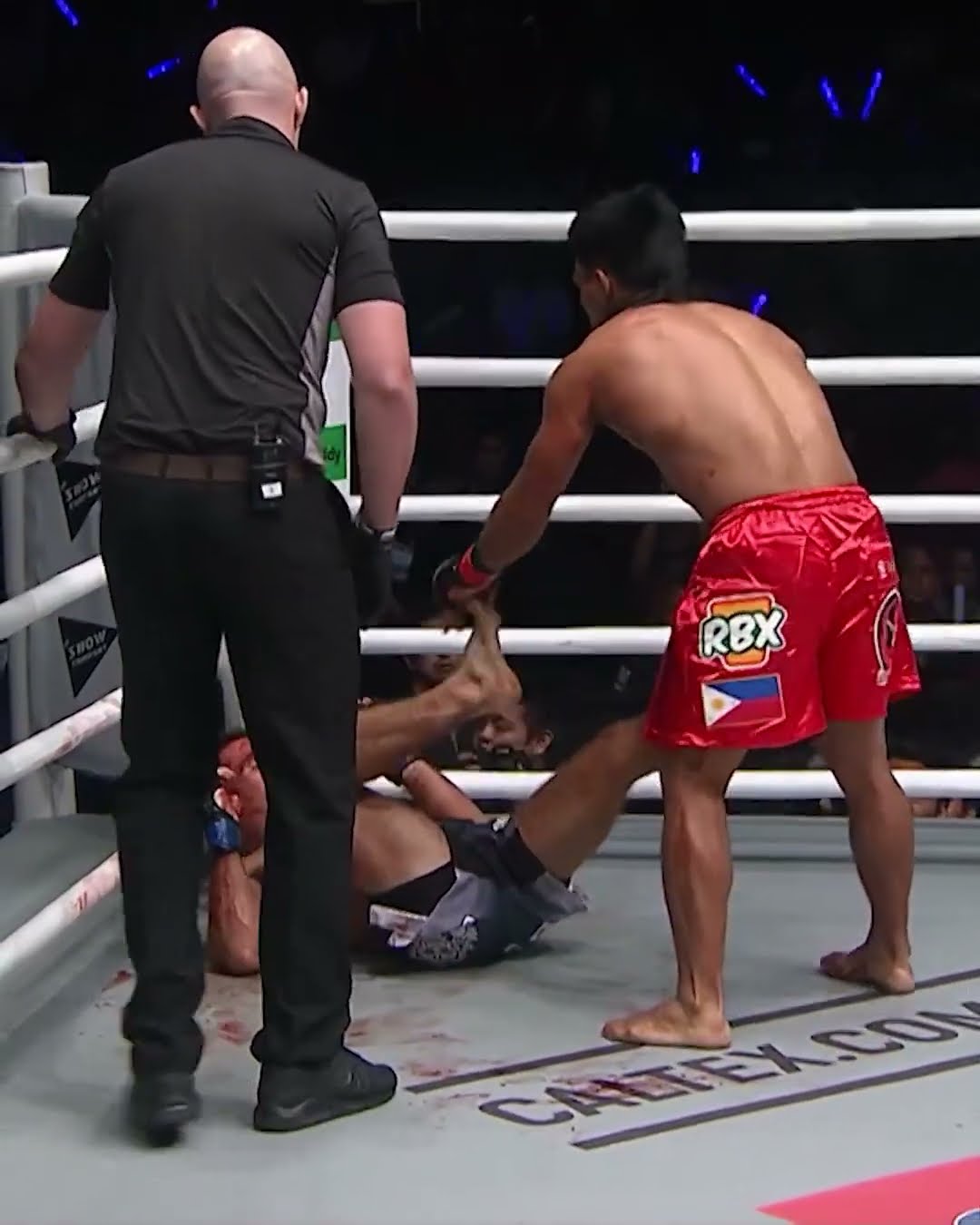 When Kevin Belingon unleashed one of the most DEVASTATING spinning back kicks you'll ever see! ?