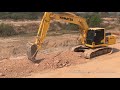 អេស្កាវ៉ាទ័រកាយដី - Komatsu PC210 Excavator At Work