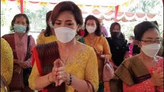 Alo alo inang parmaen mu on, Cover Risda Purba