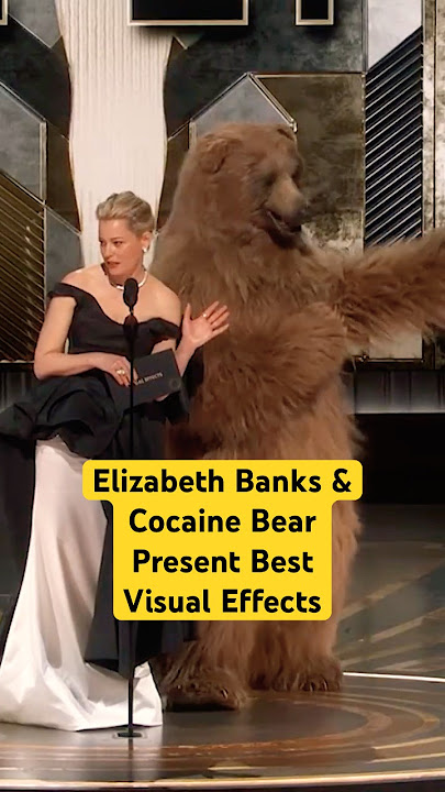 Elizabeth Banks & Cocaine Bear Reunite At The 95th #Oscars To Present Best Visual Effects #shorts