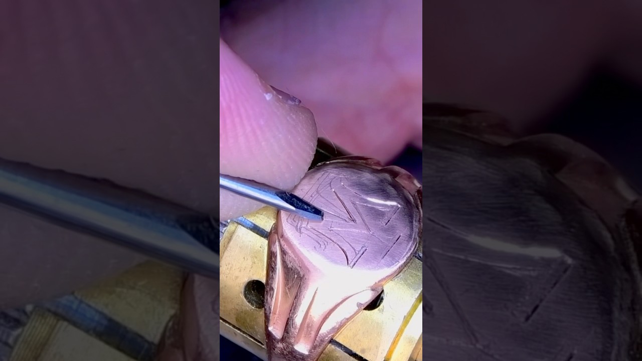 👀Wanna see me re-engrave this monogram signet ring? Then watch this 🤘🤘🤘🤘 #signetring