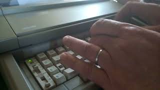 OLIVETTI Lettera E 501(Macchina per scrivere elettriconica portatile) 1993/94. Restaurata.