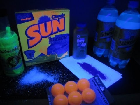 Things that glow under blacklight