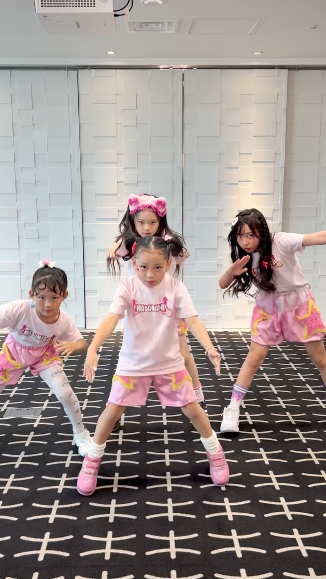 MADAMADAガールズ😎 - YouTube