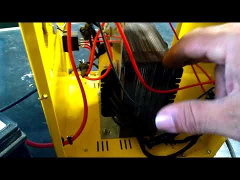 Vídeo: O que um carregador de bateria faz no modo de reparo?