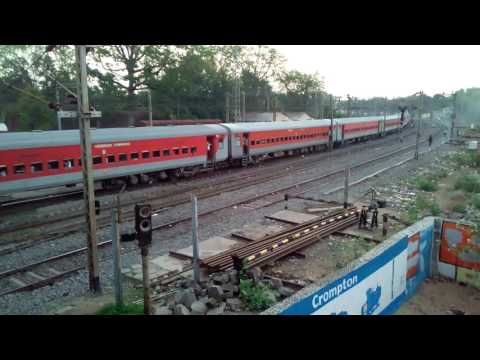 12398 mahabodhi exp arriving Gaya jn