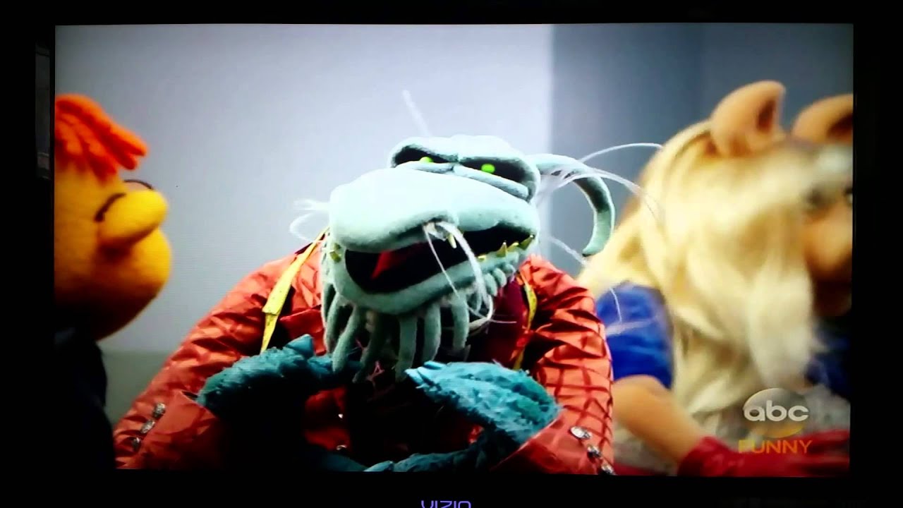 Ms. Piggy Crying for her Babies (Wet Clothes ) - YouTube