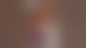 ميرا النوري صدر نااار بدون ملابس داخليه 