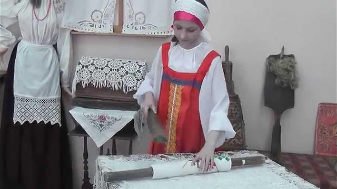 кухонная утварь в избе. рубель(ребрак, пральник). повседневный обиход это. глажка белья в старину. польза химии.