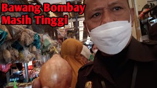 Harga Bawang Bombay Bikin Pusing Emak-Emak