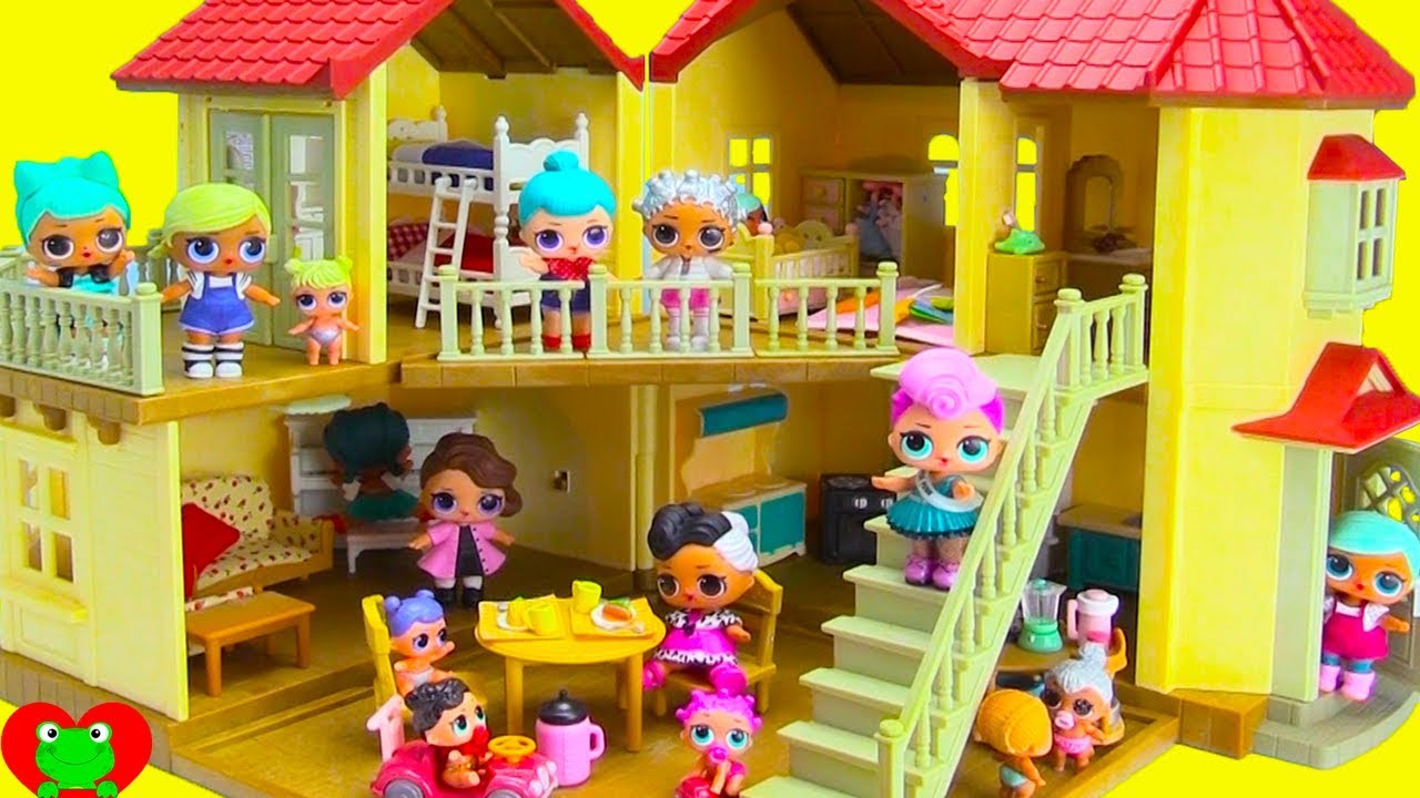 LOL Surprise Dolls Move Into GIANT Mansion Doll House - YouTube