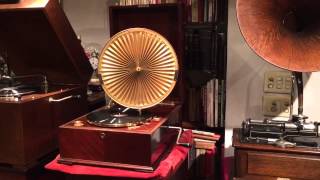 HMV460 グラモフォン ルミエール 卓上蓄音機 mqdefault.jpg