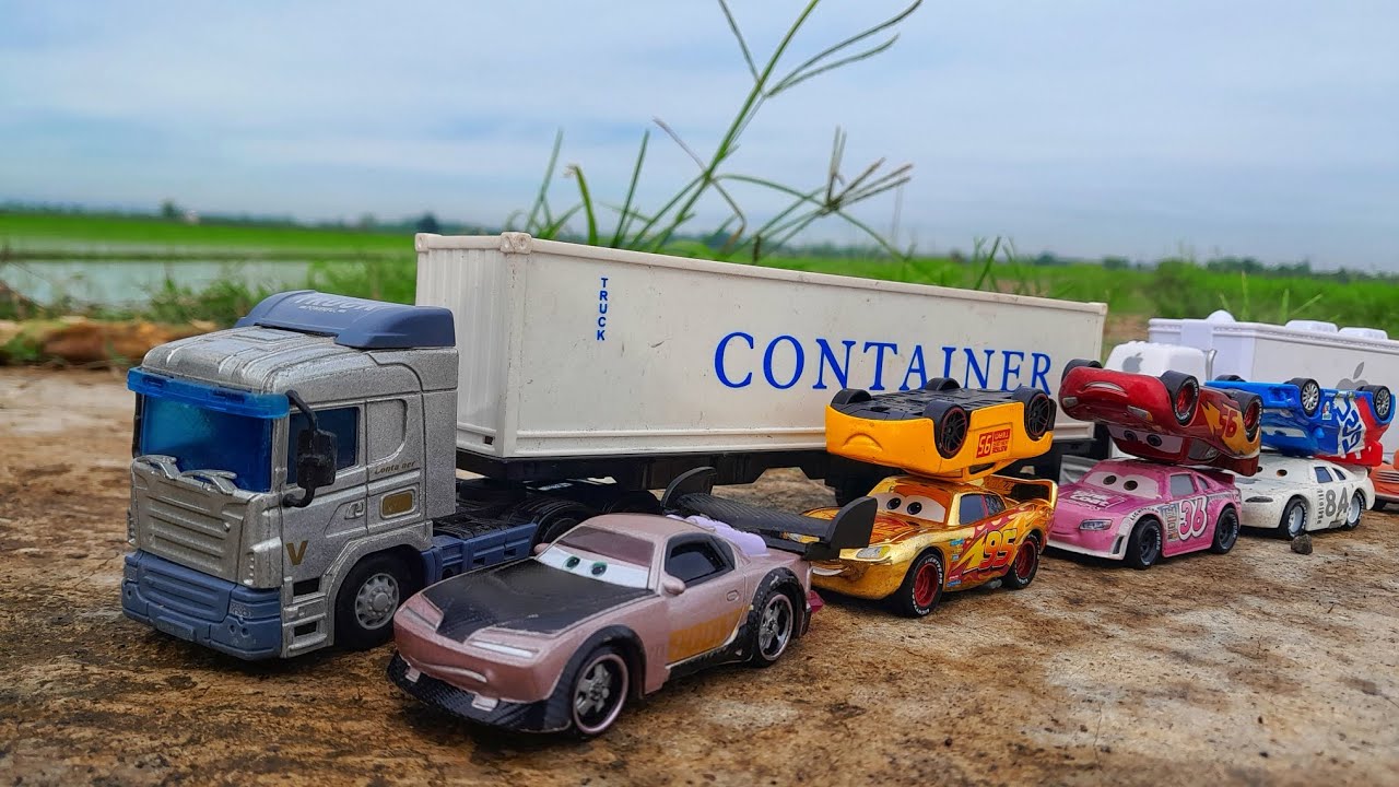 Lightning mcqueen, Looking for Disney pixar cars, container cars - YouTube