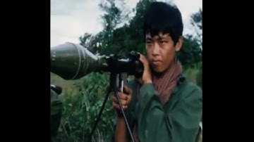 Toán trinh sát bị lộ ... 1 thằng POLPOT trên tảng đá bắn 1 phát B40 về phía chúng tôi !