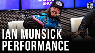 Download lagu Ian Munsick Performs 'White Buffalo' & 'Heartbreak King'