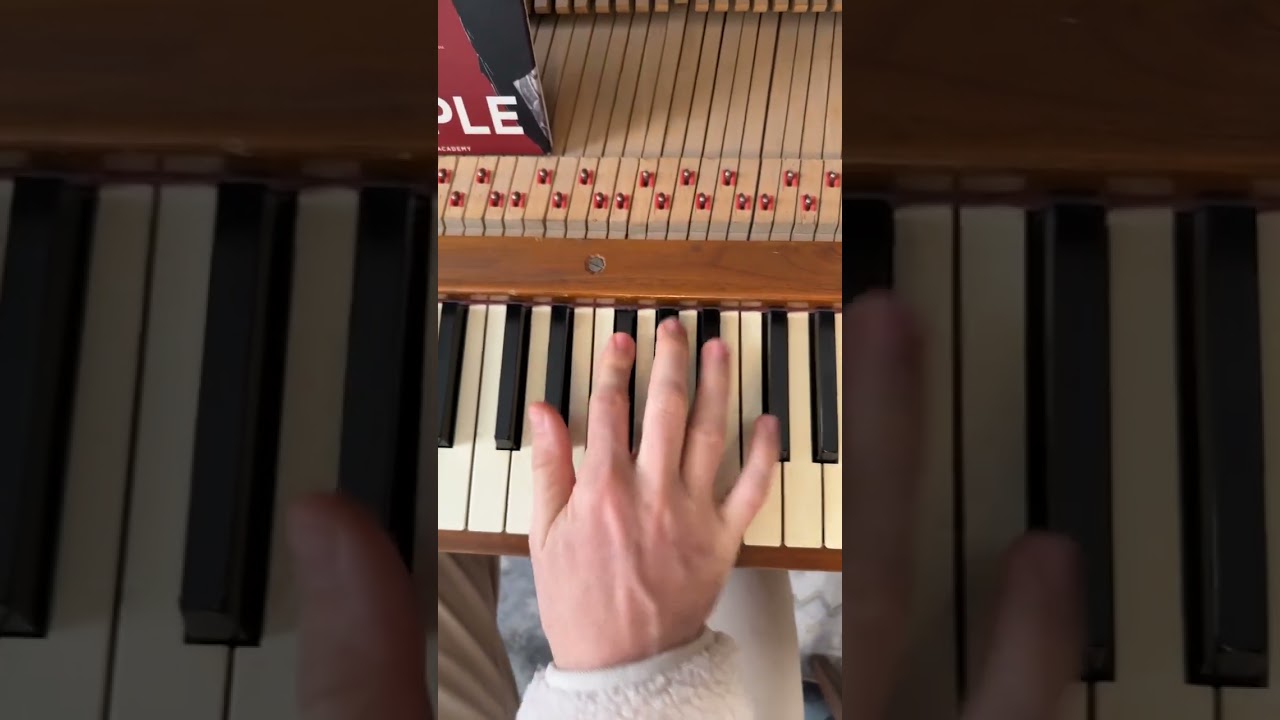 Παρακολούθηση Jazz piano is NOT hard! στο YouTube