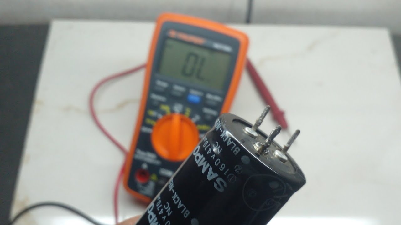Como saber cual es el positivo y negativo de un CAPACITOR de tres pines
