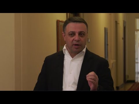 \"სააკაშვილი შოკოლადს მიირთმევს, ბანანს თუ ჩაქაფულთან აქვს განზიდვა, ამით საზოგადოება დაიღალა\"!